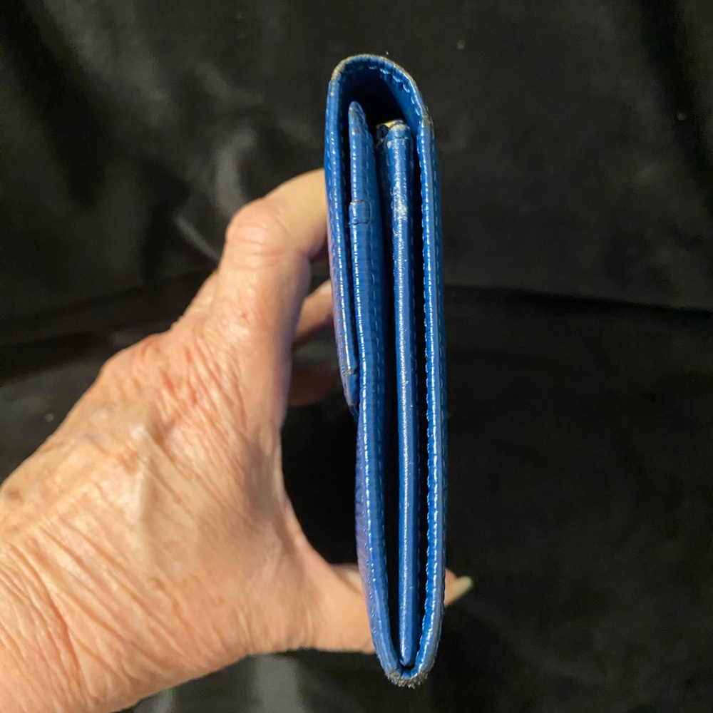 Louis Vuitton Blue EPI Long Snap Wallet - Picture 6 of 8
